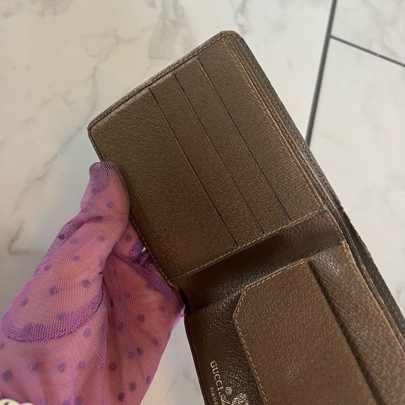 Beige Gucci multiple compartment wallet and coin pouch - Picture 7 of 11